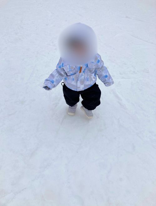 よちよち歩きの子供
