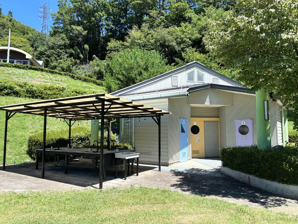 炊事場とトイレの画像