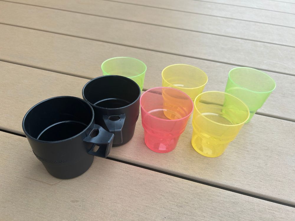 コップが並んでいる写真