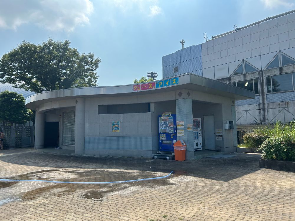 秋葉台プールのトイレの写真
