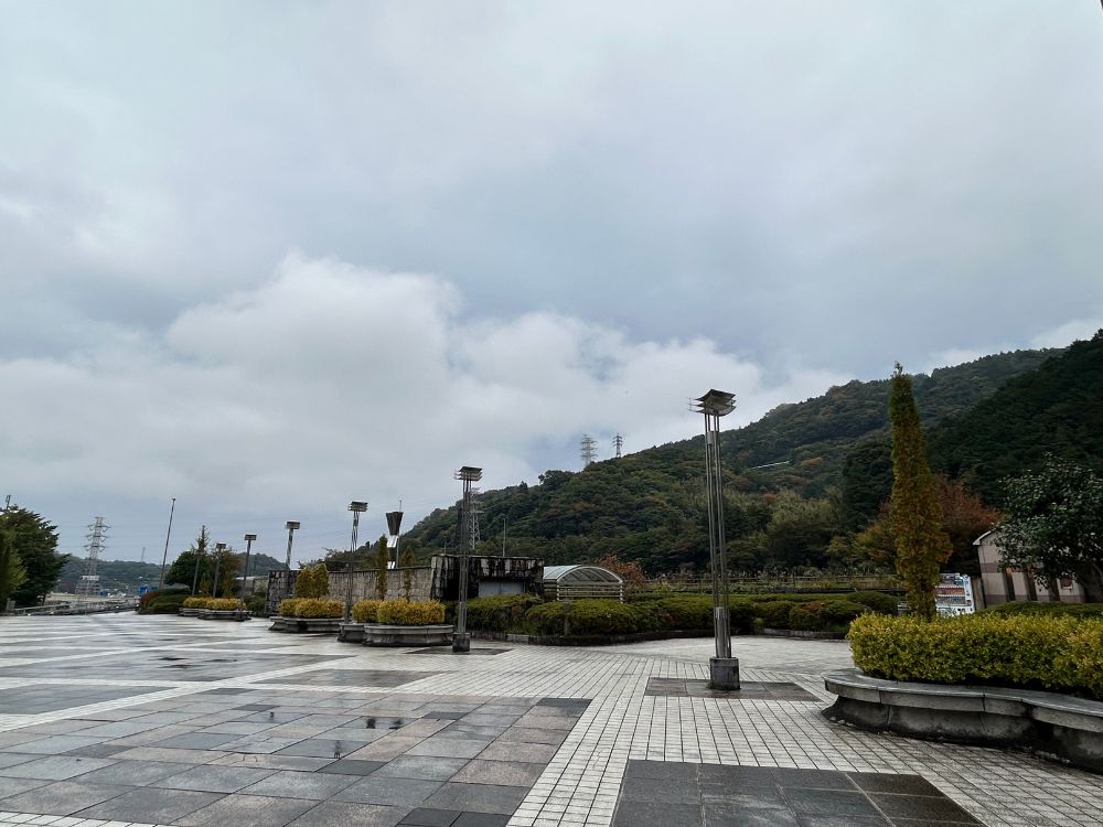 正面出入口外の写真