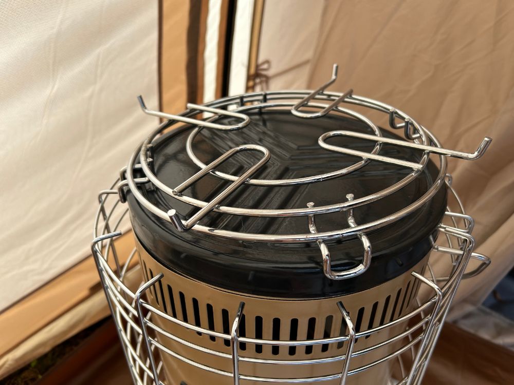 コーナンの五徳を乗せてる写真